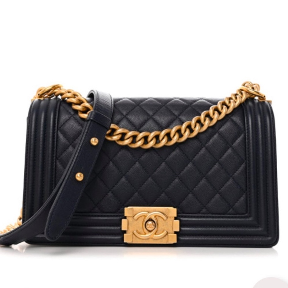 ✨CHANEL Medium Boy Bag Iconic Gold Chain Strap & Hardware Like NEW ✨